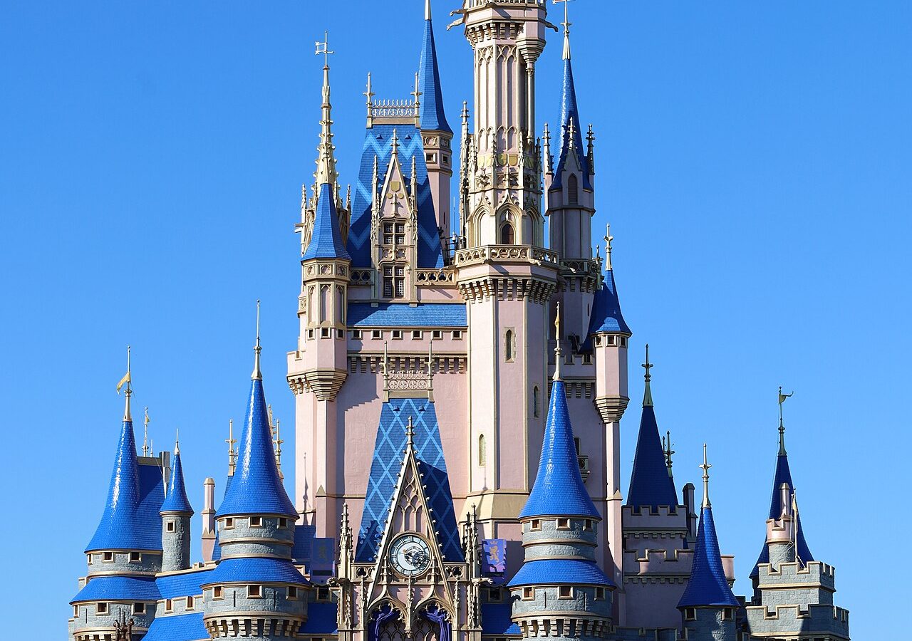 Castillo de Cenicienta en Magic Kingdom, una referencia visual para elegir dónde alojarse en Orlando