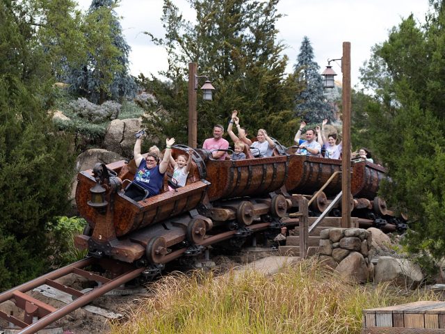 Tren de Seven Dwarfs Mine Train en Magic Kingdom